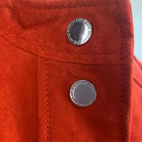 Isaac
Mizrahi NWOT red suede snap front jacket - Picture 5 of 12